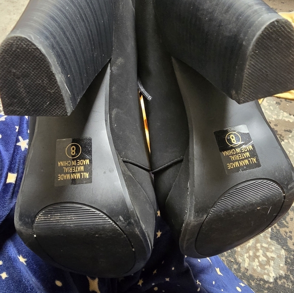 Booties - Picture 4 of 4